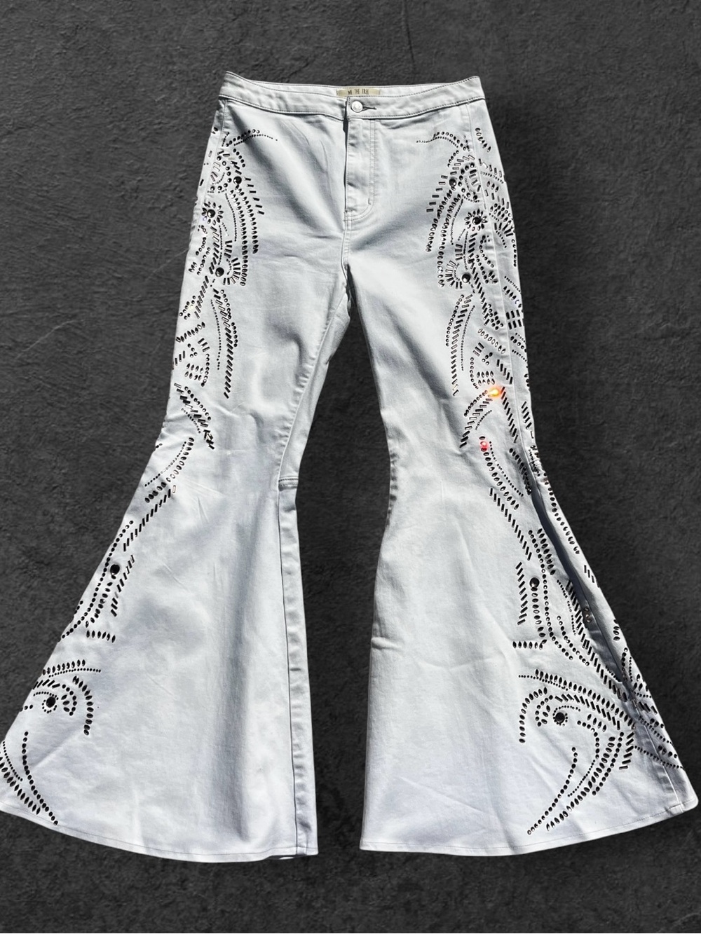 Free People Float On Embellished Flare Jeans
Size 30